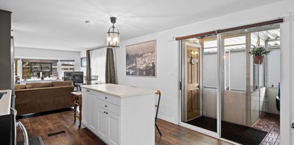 1840 160 Street Unit 210, Surrey
