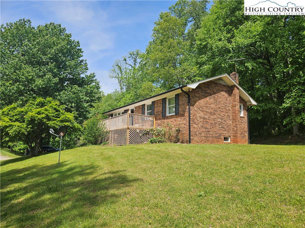 210 Windy Mountain Road, Deep Gap, 28618