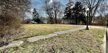 9 W Brown Street, Liberty