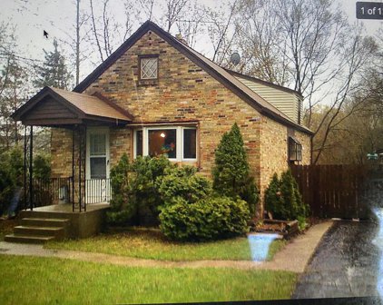 18125 Hoffman Avenue, Brookfield