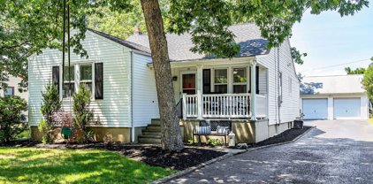20 Weston Place, Eatontown
