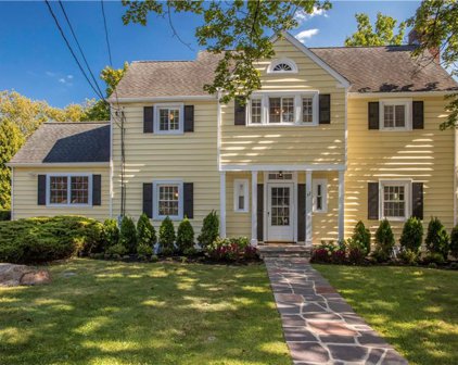 32 Old Orchard Road, New Rochelle