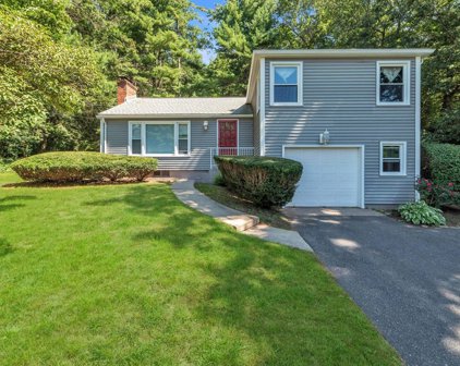107 Fernwood Dr, East Longmeadow
