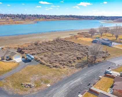 1521 W Lakeside Drive, Moses Lake
