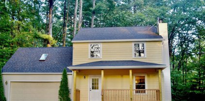 10 Shattuck Rd, Hadley