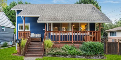 9034 36th Avenue SW, Seattle