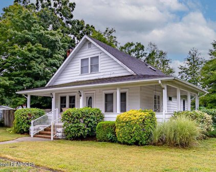 200 Forepeak Avenue, Beachwood