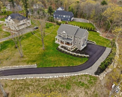 147 Middle Rd, Southborough
