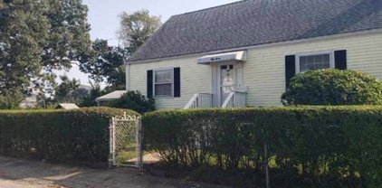 57 Lind St, Quincy