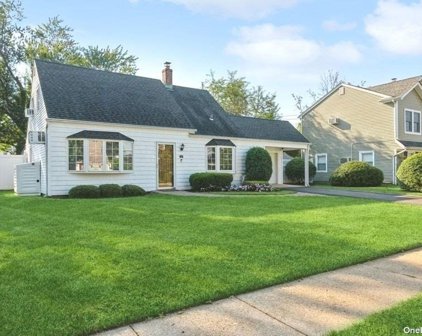 11 Poppy Lane, Levittown