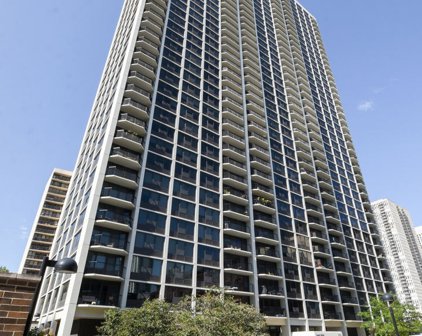 1560 N Sandburg Terrace Unit #4001, Chicago