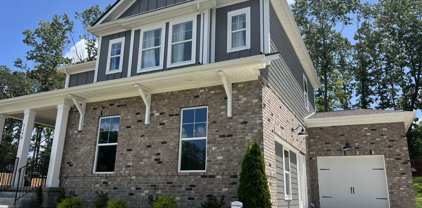 7138 Pepper Tree Cir, Fairview