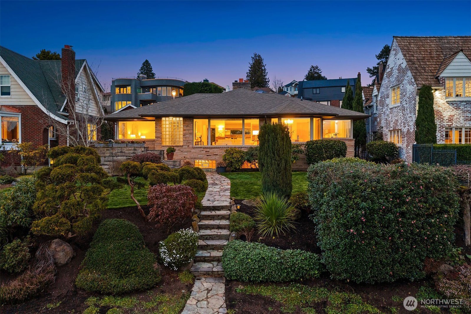 2510 Magnolia Boulevard W, Seattle | MLS# 2471936 | Skyline Properties ...
