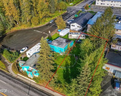 L4 B4 Commercial Drive, Anchorage