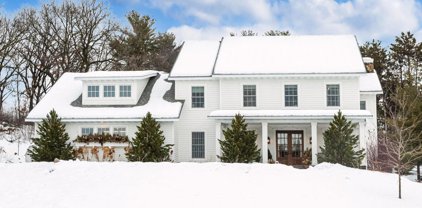 423 Glen Court, Troy