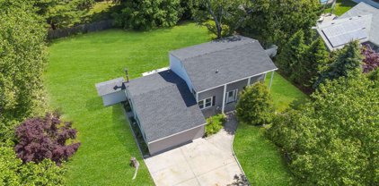 101 Sequoia Drive, Coram