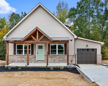110 Commanche Dr, Hohenwald