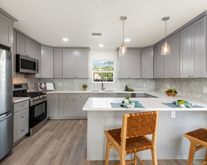 2383 Cerritos Avenue, Signal Hill