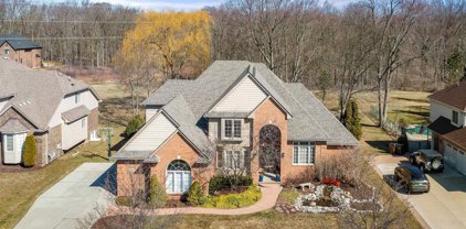 10683 Excalibur Dr, Shelby Twp