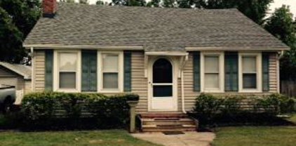 405 E Main St, La Grange