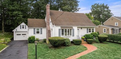 137 Ledgewood Rd, Dedham