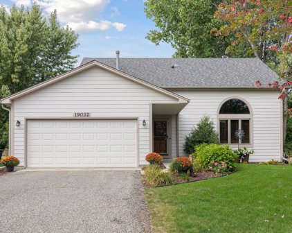 19032 Pleasantview Road, Eden Prairie