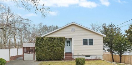3 Hollis  Street, Westerly
