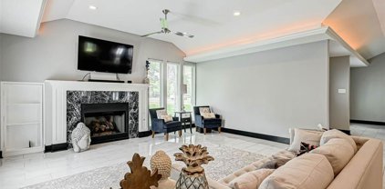 1101 W Edgewood Drive, Friendswood