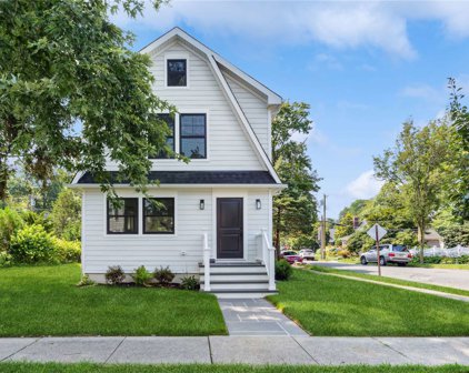 24 Fairview Avenue, Port Washington