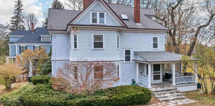 69 Cheney Street, Franklin