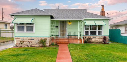 307 Beach Rd, Alameda