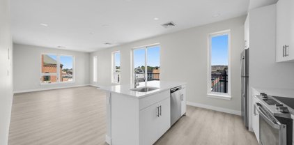 157 Chestnut Unit 404, Chelsea