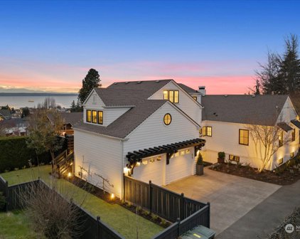 854 Maple Street, Edmonds