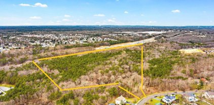 29 Silvercrest Drive, Tinton Falls