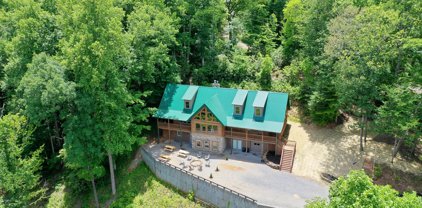985 Old Cades Cove Rd, Townsend