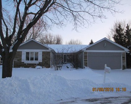 560 Forest Circle, Algonquin