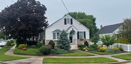 1300 Willow Rd, Dundalk