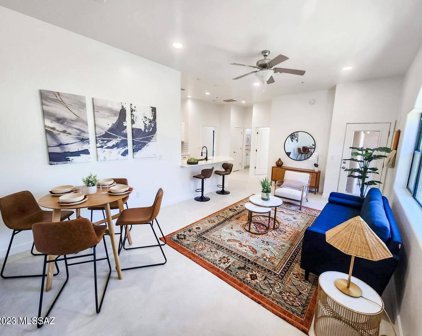 2016 E River Rd #205, Tucson