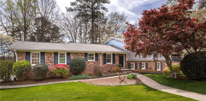 1697 Chateau Drive, Dunwoody
