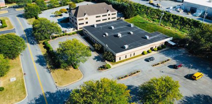 2124 Ambassador Cir, Lancaster