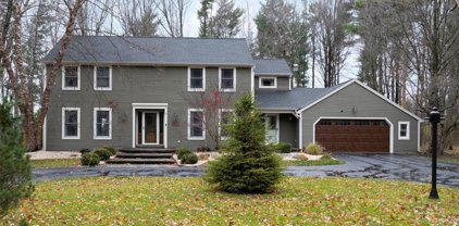 8 Knob Hill Rd, Orchard Park