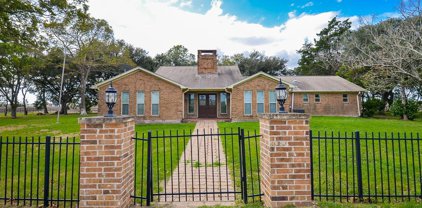 1011 CR 220, Wharton