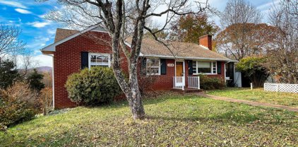 326 Camellia Dr, Charlottesville