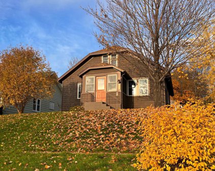 633 E Skyline Parkway, Duluth