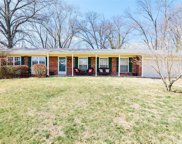 725 Gascogne  Drive, Creve Coeur image