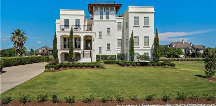 1203 Main  Street, Madisonville