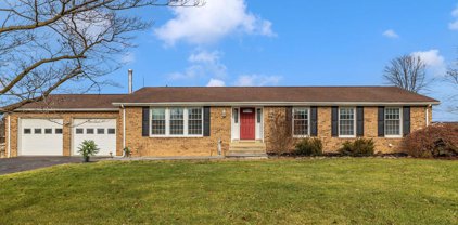 8102 Canterbury Dr, Frederick