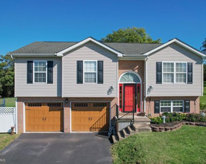83 Christina Ln, Martinsburg