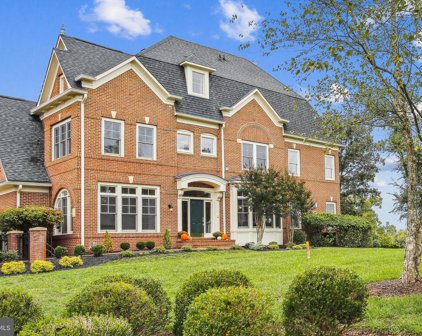 18328 Fairway Oaks Sq, Leesburg