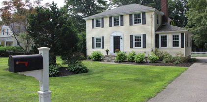 90 W Plain St, Wayland